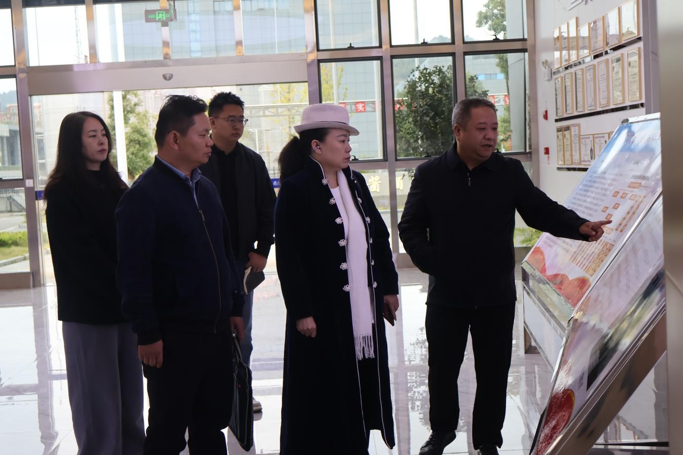 图片 1.jpg 图片 1.jpg