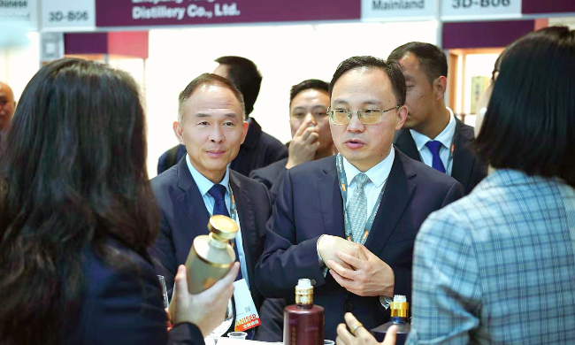 【黔酒全球行】贵州酱酒集团参展香港国际美酒展览会